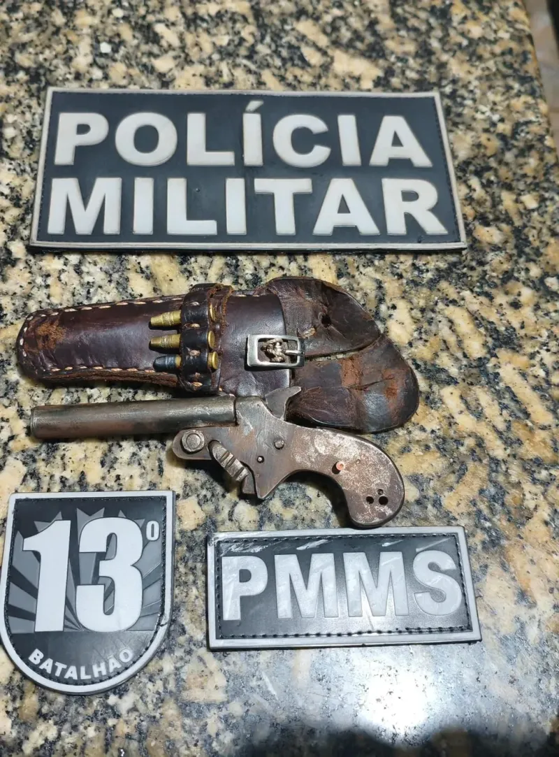 Imagem ilustrativa da matéria Operação Divisas prende homem armado e monitorado por tornozeleira em Cassilândia